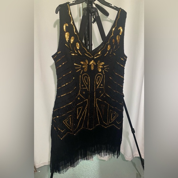 Babeyond Dresses & Skirts - BABEYOND Black and Gold Sequence Dress, with Fringes on the bottom. Size 4xL